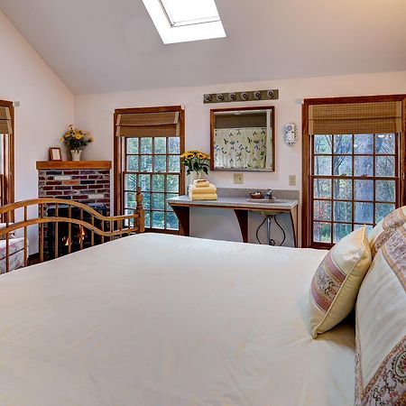 Breakfast On The Connecticut Bed and Breakfast Lyme Esterno foto